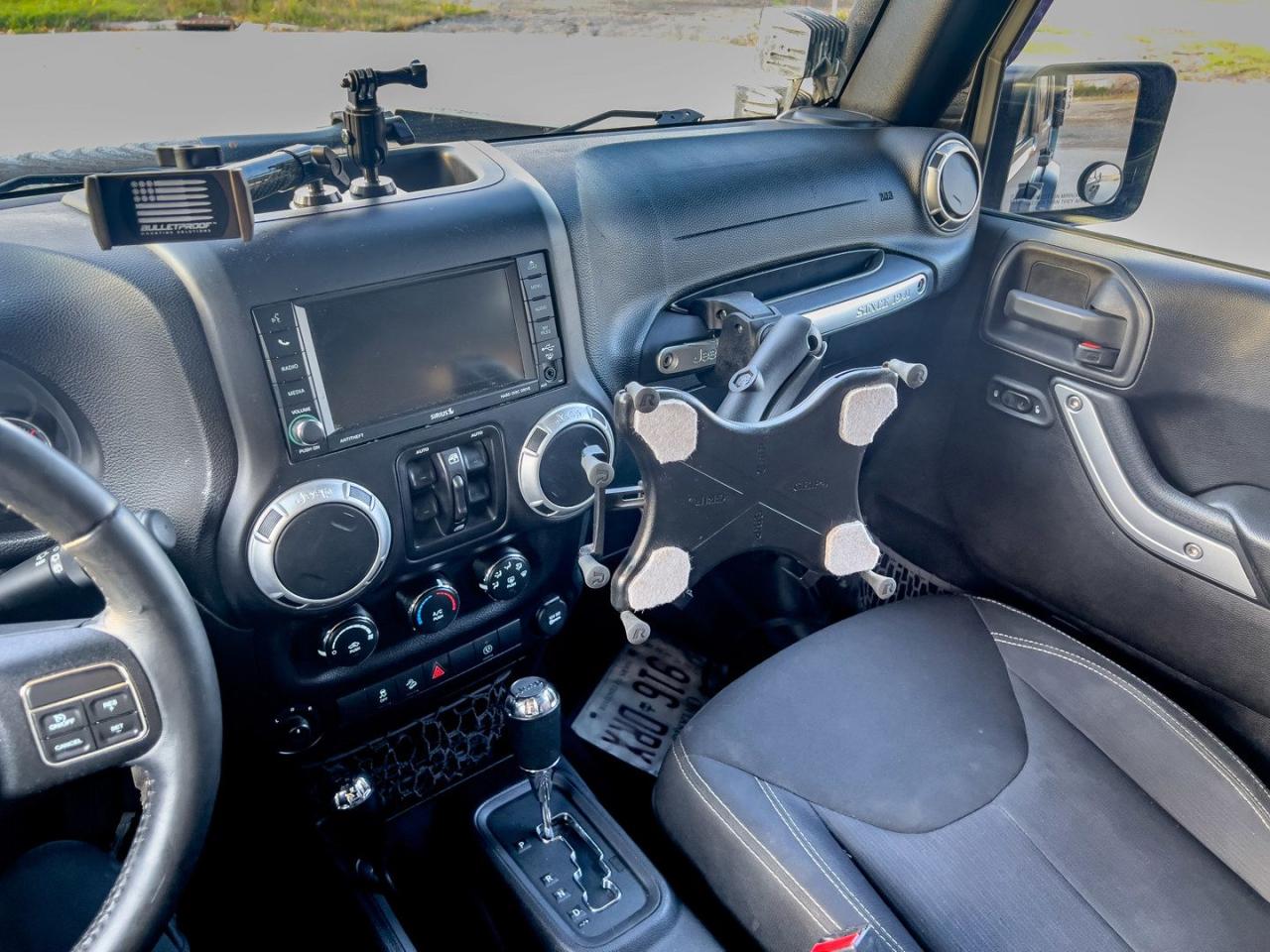2015 Jeep Wrangler Unlimited Sahara 4WD Fast Approvals, Easy Financing - Photo #20