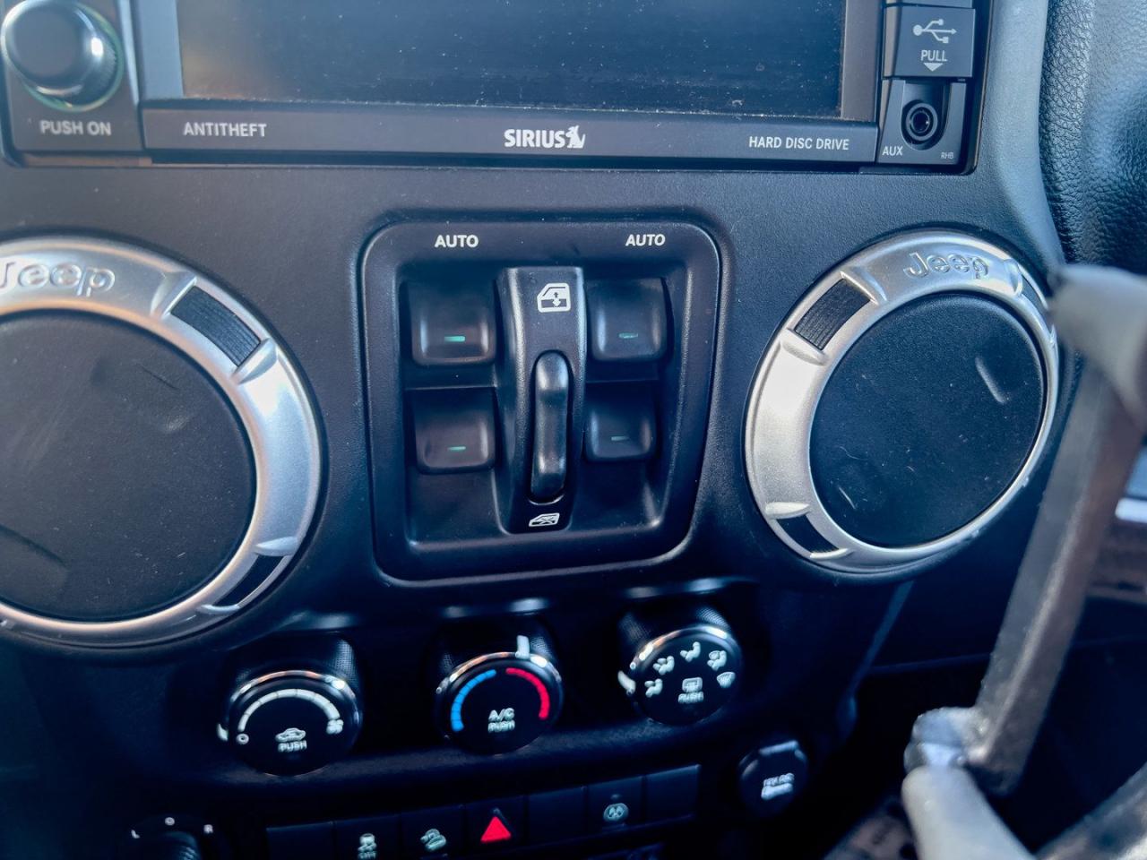 2015 Jeep Wrangler Unlimited Sahara 4WD Fast Approvals, Easy Financing - Photo #21