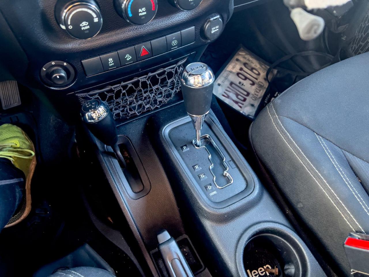 2015 Jeep Wrangler Unlimited Sahara 4WD Fast Approvals, Easy Financing - Photo #23
