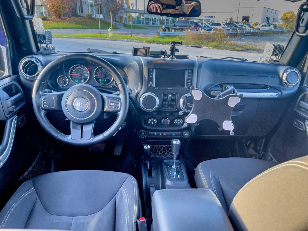 2015 Jeep Wrangler Unlimited Sahara 4WD Fast Approvals, Easy Financing - Photo #24