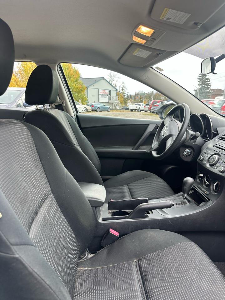 2013 Mazda MAZDA3 GX - Photo #4