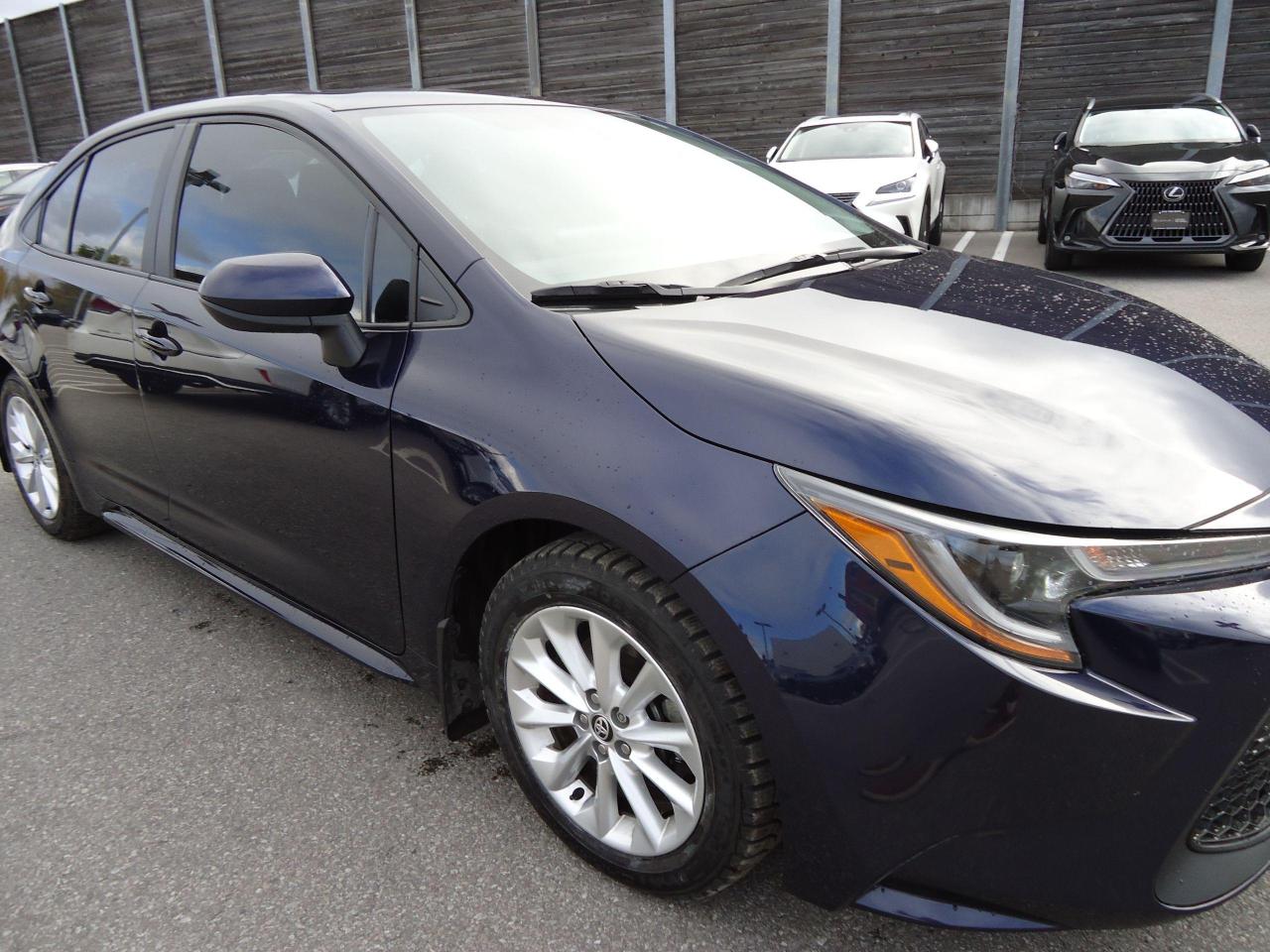 2022 Toyota Corolla upgrade le roof alloy wheels - Photo #2