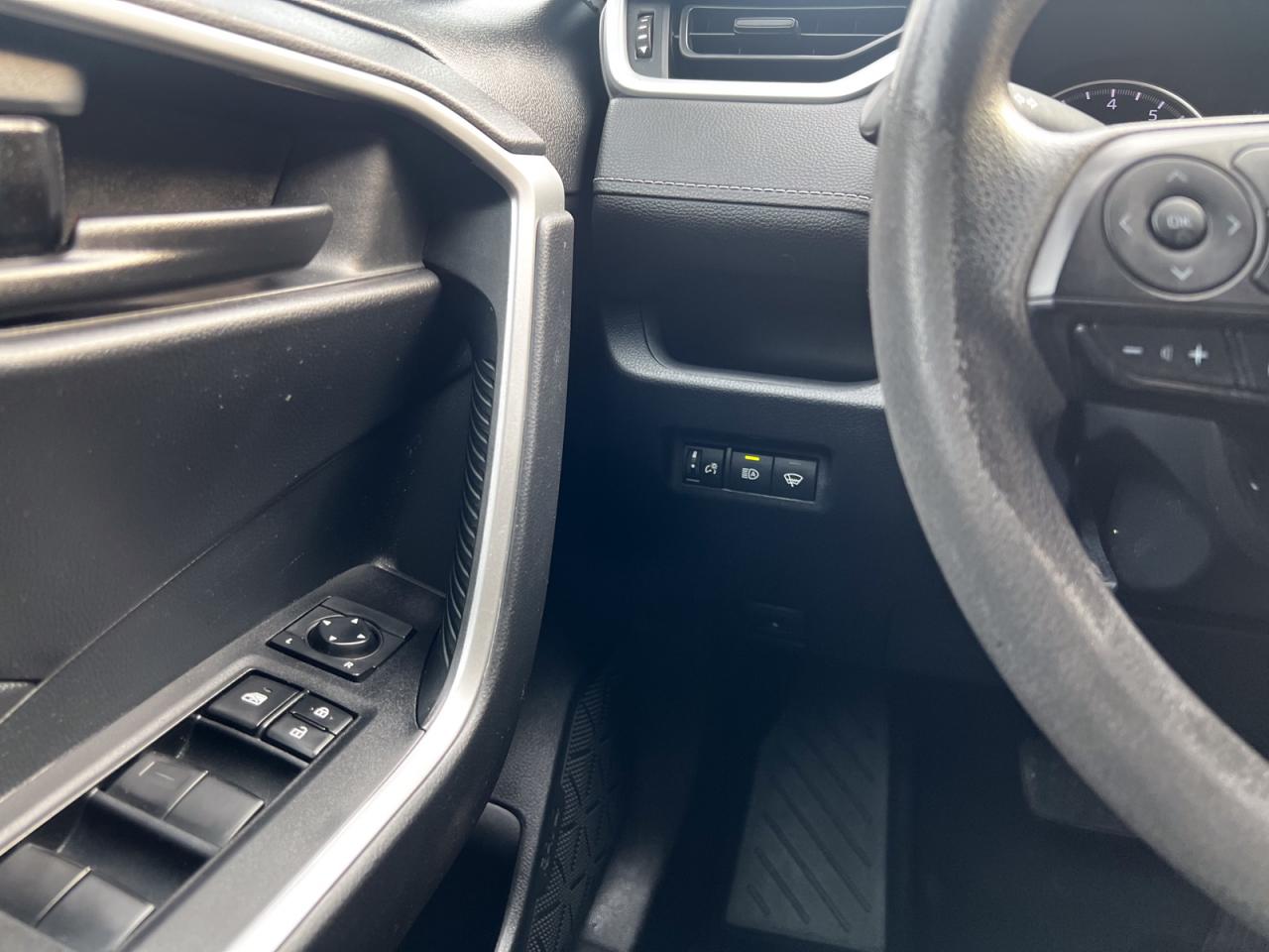 2020 Toyota RAV4 LE AWD - Photo #12