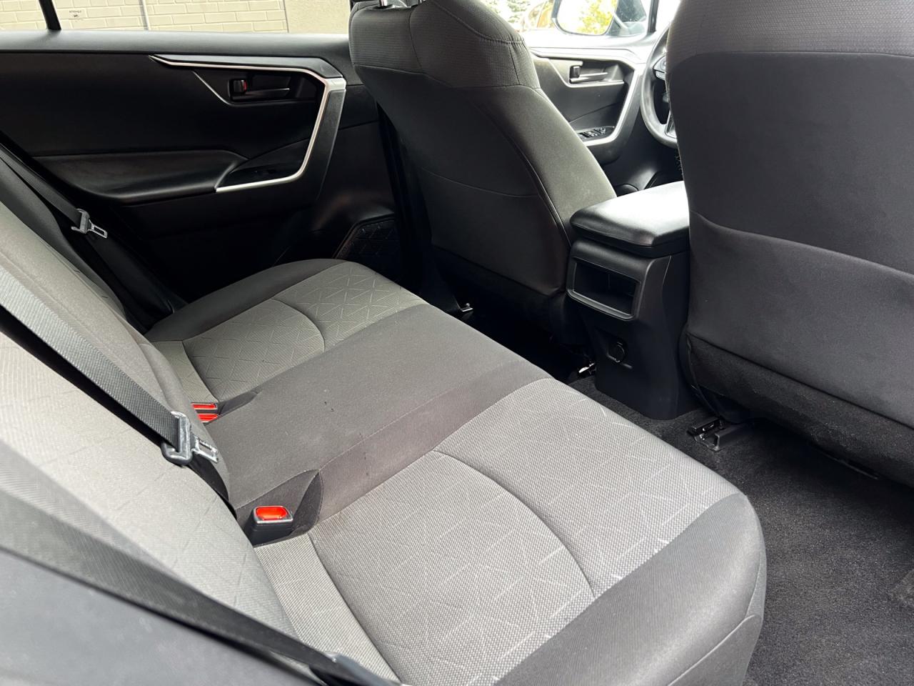 2020 Toyota RAV4 LE AWD - Photo #20