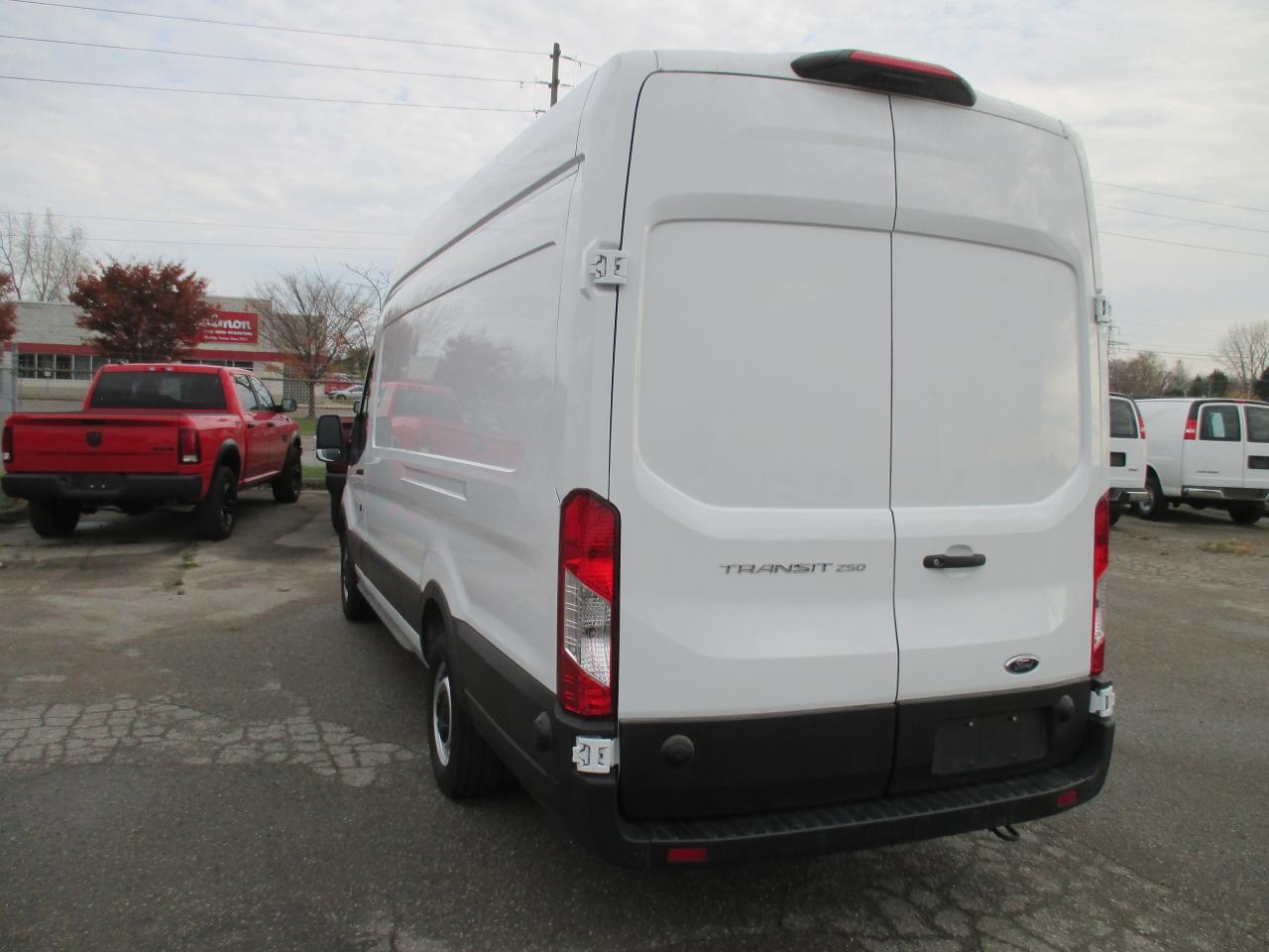 2024 Ford Transit 250 T-250 148" EL Hi Rf 9070 GVWR RWD - Photo #6