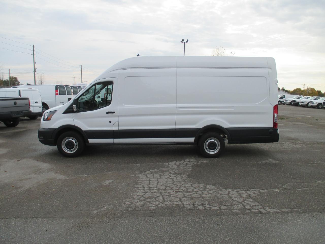 2024 Ford Transit 250 T-250 148" EL Hi Rf 9070 GVWR RWD