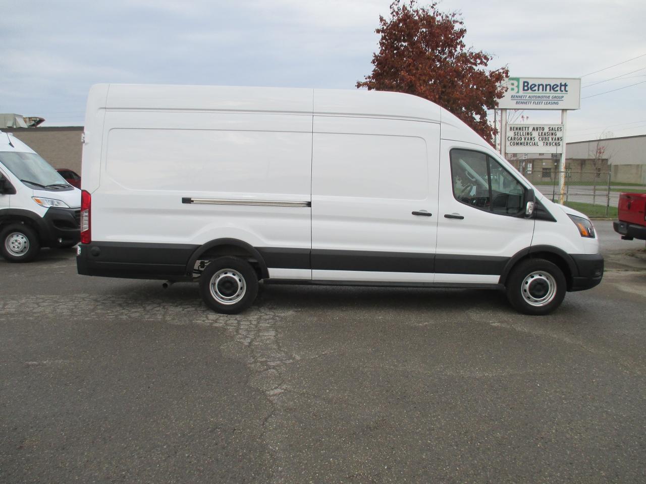 2024 Ford Transit 250 T-250 148" EL Hi Rf 9070 GVWR RWD - Photo #4