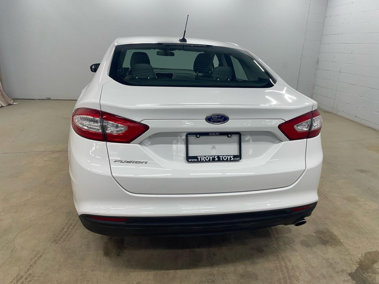 2014 Ford Fusion S Photo5