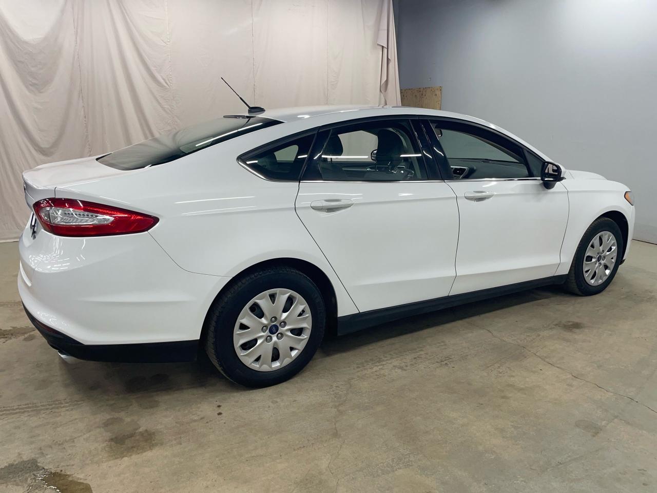 2014 Ford Fusion S Photo7