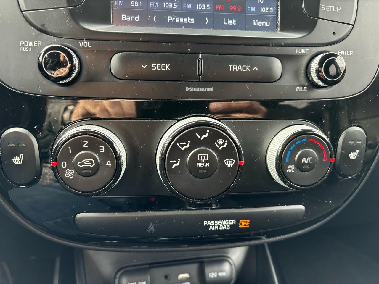 2019 Kia Soul EX+, Heated Seats, Back-Up-Camera, Alloy Wheels - Photo #16