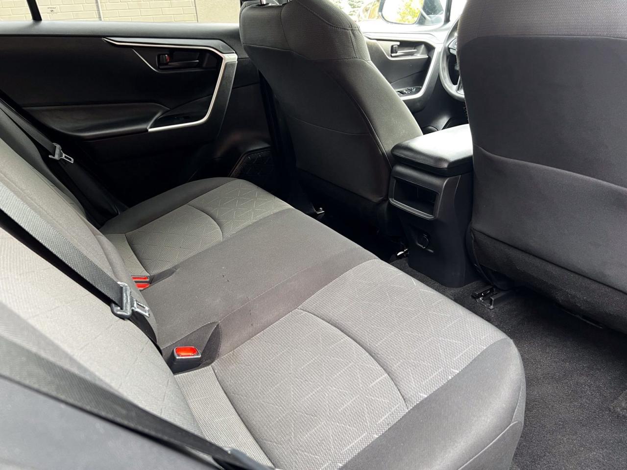 2020 Toyota RAV4 LE AWD - Photo #20