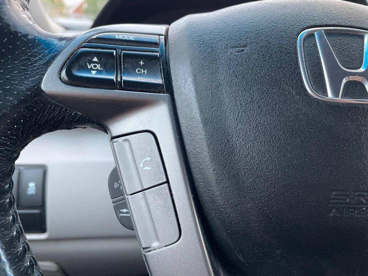 2013 Honda Odyssey Touring *DVD, NAV, 8 PASS, LEATHER HEATED SEATS* - Photo #11