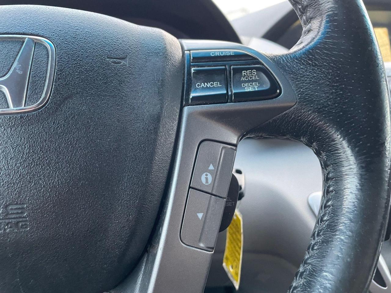 2013 Honda Odyssey Touring *DVD, NAV, 8 PASS, LEATHER HEATED SEATS* - Photo #12