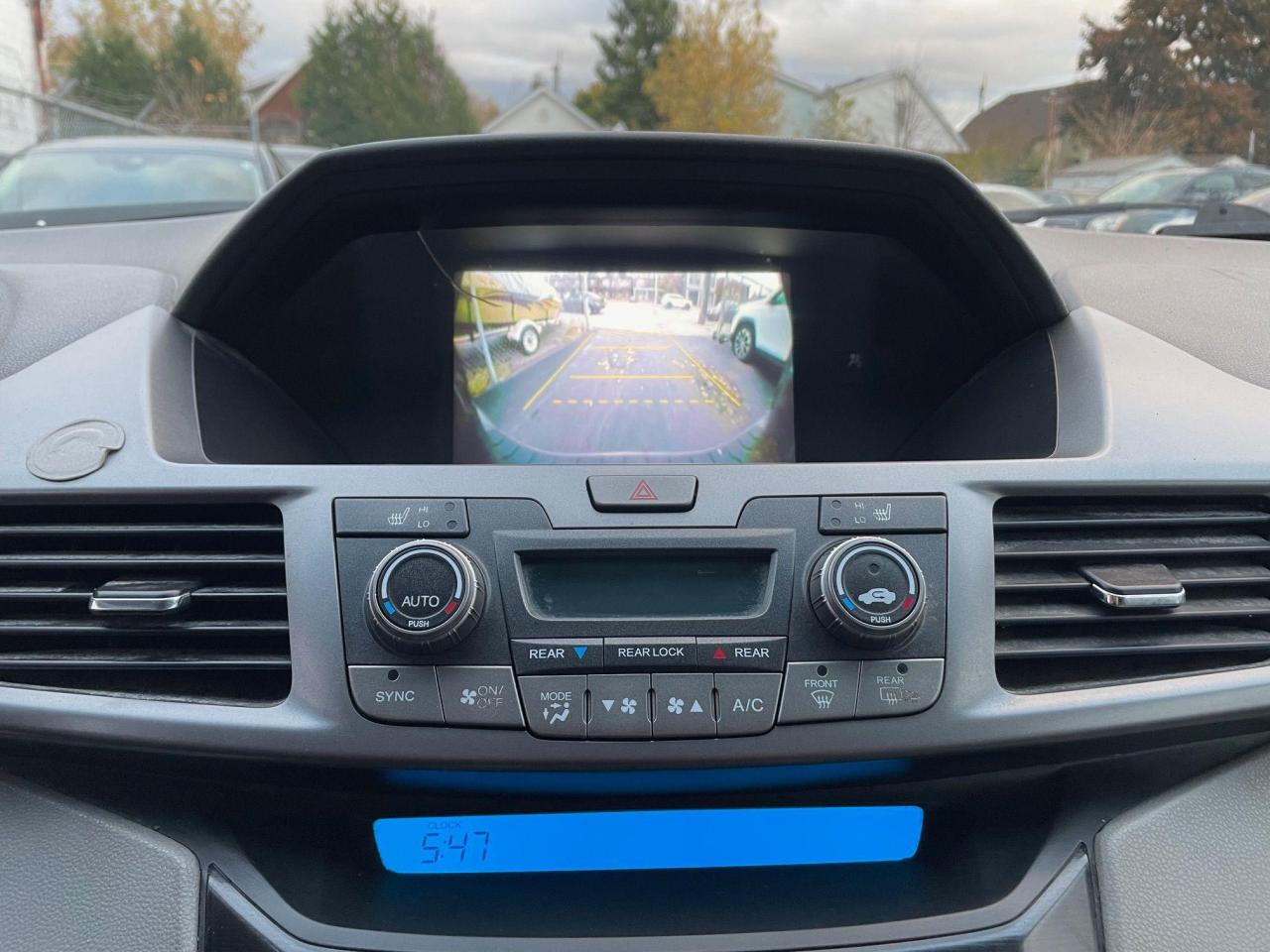 2013 Honda Odyssey Touring *DVD, NAV, 8 PASS, LEATHER HEATED SEATS* - Photo #15