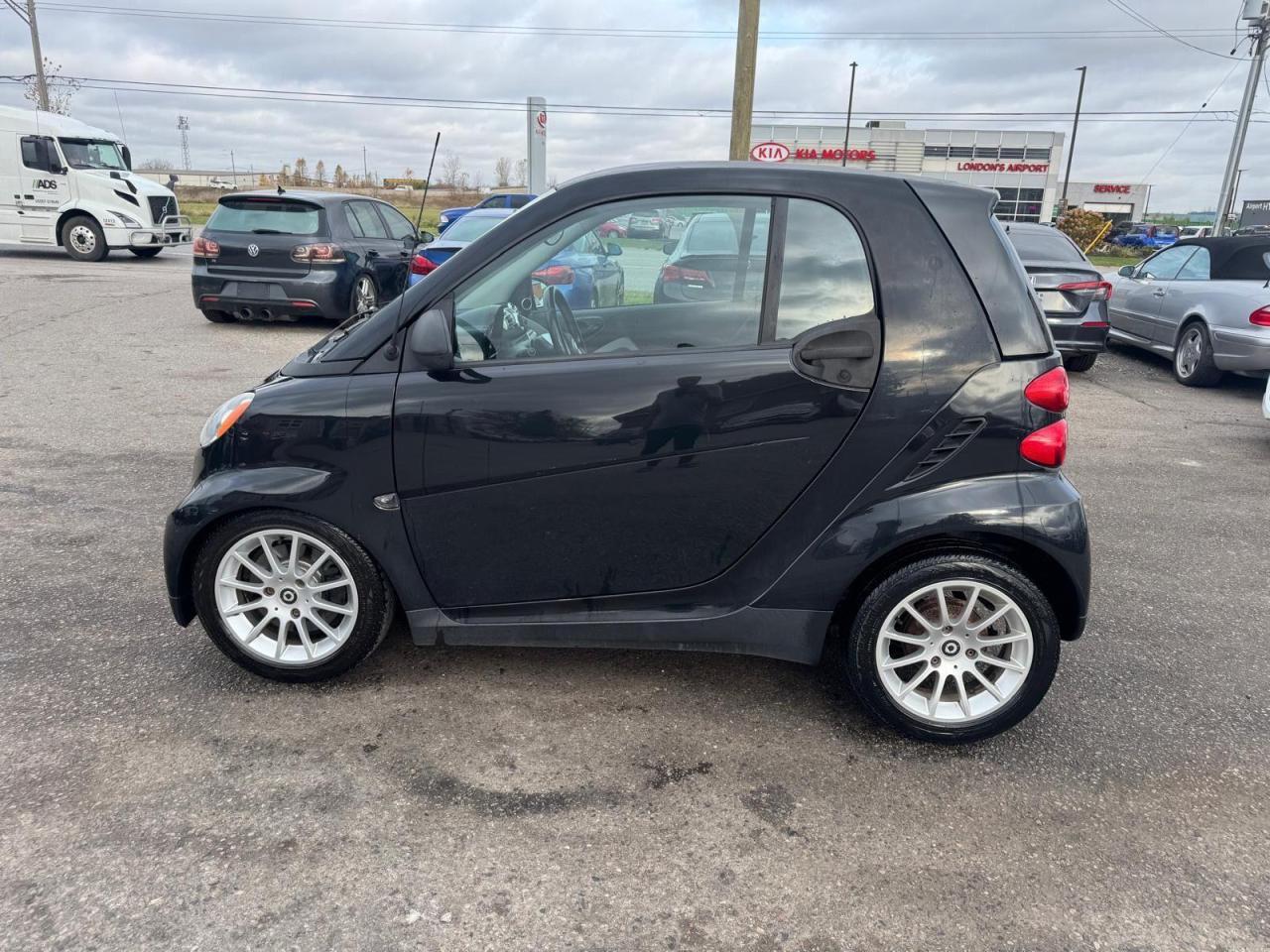 2011 Smart fortwo Pure, NO ACCIDENTS, ONLY 97KMS, CERTIFIED - Photo #2