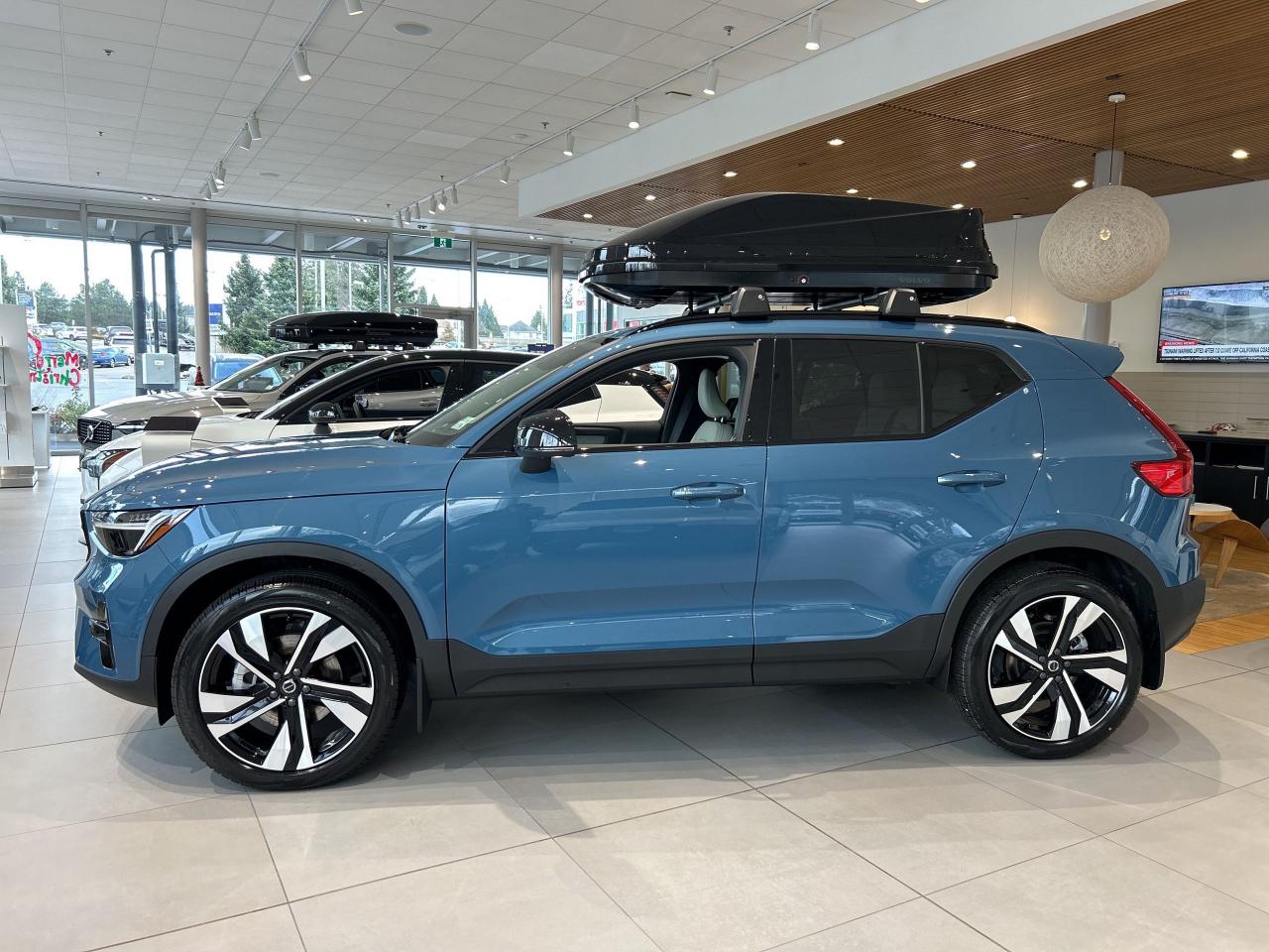 New 2025 Volvo XC40 B5 AWD Plus Dark Theme for sale in Surrey, BC