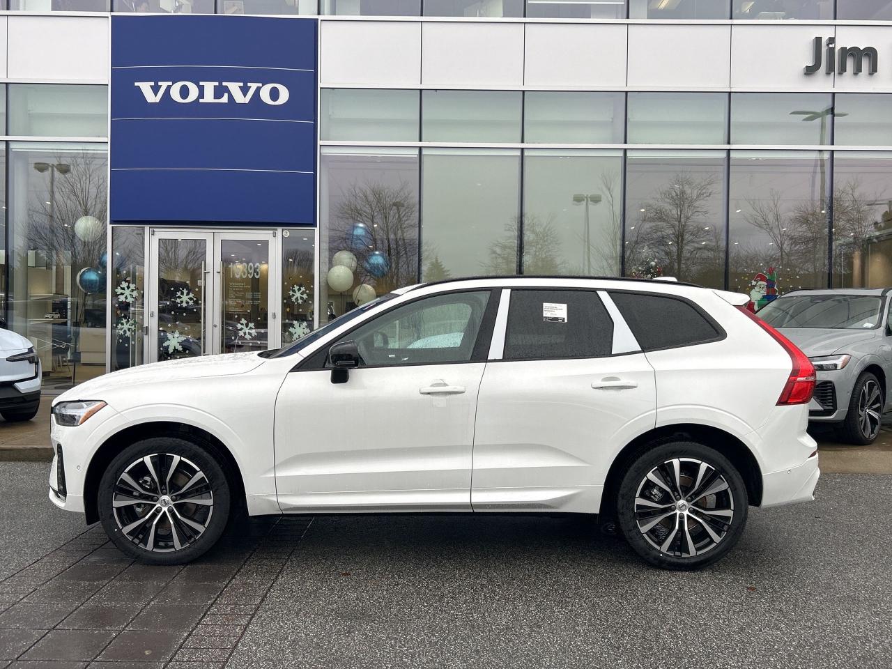 New 2025 Volvo XC60 B5 AWD Plus Dark Theme for sale in Surrey, BC