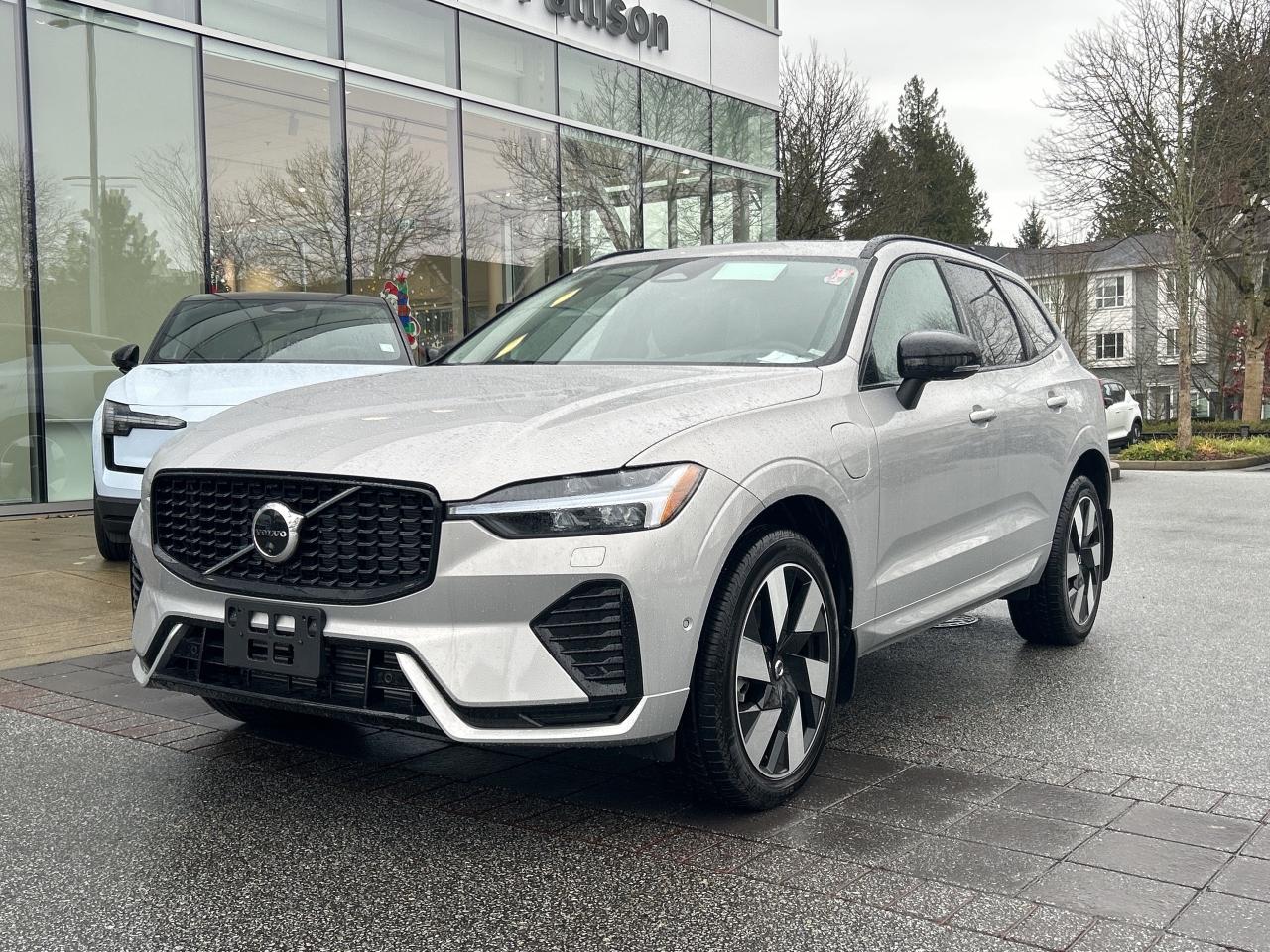 New 2025 Volvo XC60 Plug-In Hybrid T8 AWD Plus Dark Theme for sale in Surrey, BC