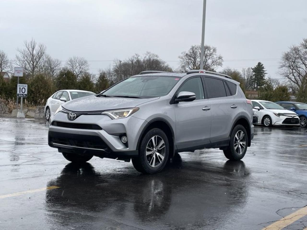 Used 2017 Toyota RAV4 XLE AWD, Sunroof, Heated Seats, Bluetooth, Rear Camera, Alloy Wheels and More! for sale in Guelph, ON