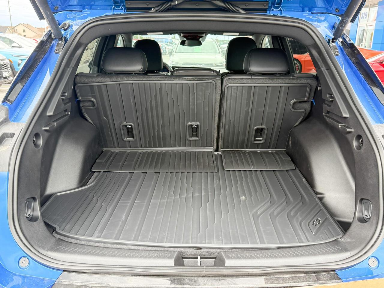 2025 Chevrolet Equinox EV RS FULLY ELECTRIC WITH REMOTE START/ENTRY, HEATED SEATS, HEATED STEERING WHEEL, POWER LIFTGATE, HD SURROUND VISION Photo