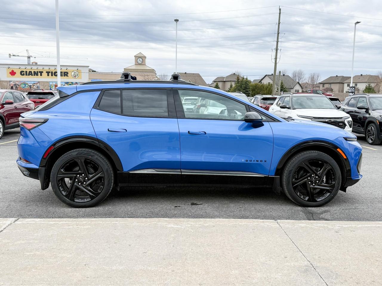 2025 Chevrolet Equinox EV RS FULLY ELECTRIC WITH REMOTE START/ENTRY, HEATED SEATS, HEATED STEERING WHEEL, POWER LIFTGATE, HD SURROUND VISION Photo