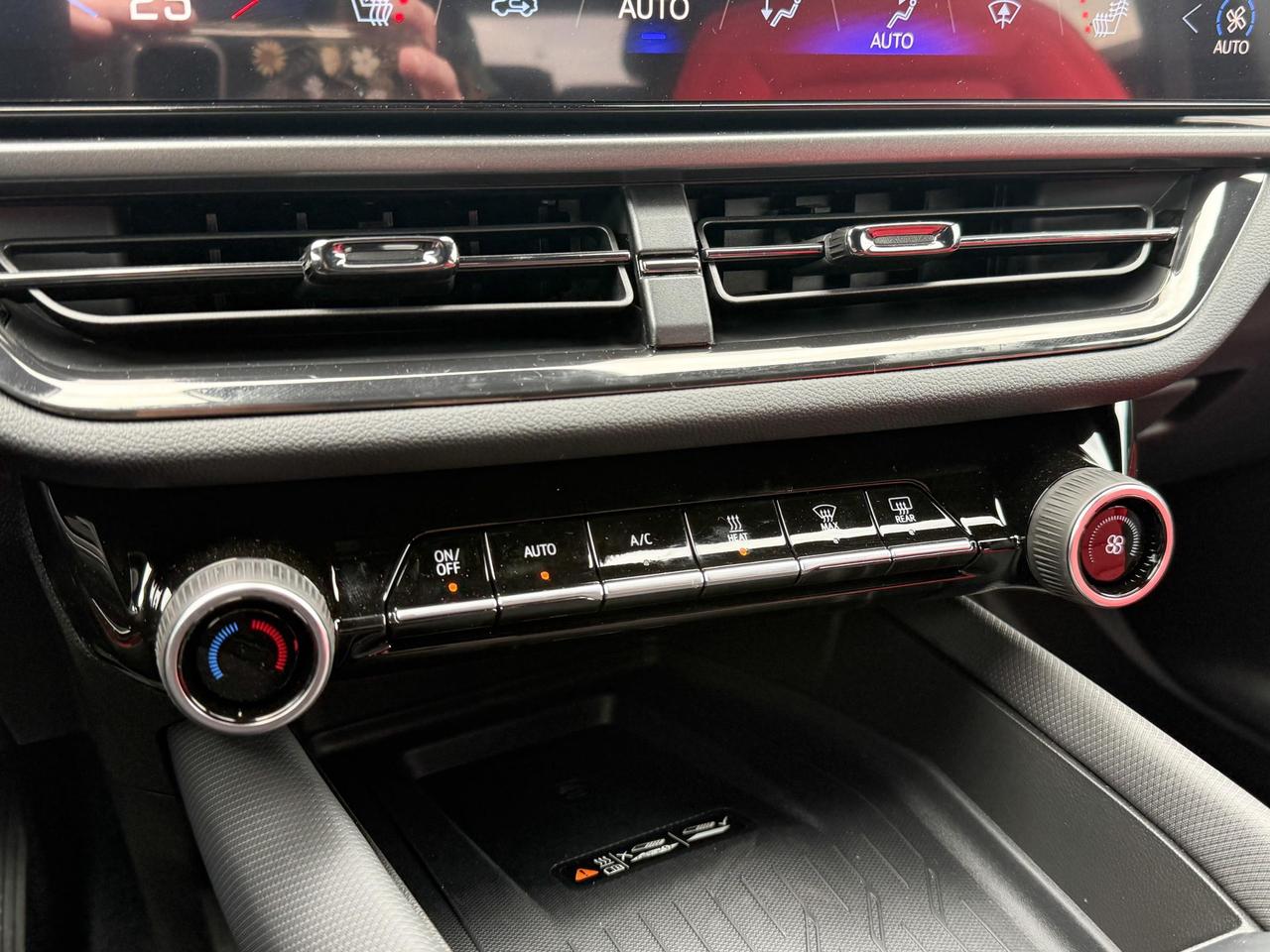 2025 Chevrolet Equinox EV RS FULLY ELECTRIC WITH REMOTE START/ENTRY, HEATED SEATS, HEATED STEERING WHEEL, POWER LIFTGATE, HD SURROUND VISION Photo