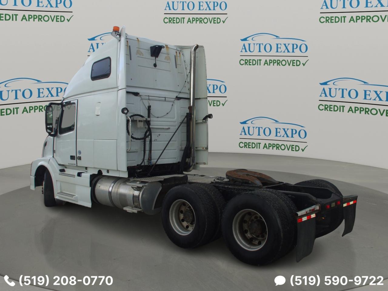 2013 Volvo VNL VNL D13 Engine,780,New Brakes,Certified - Photo #3