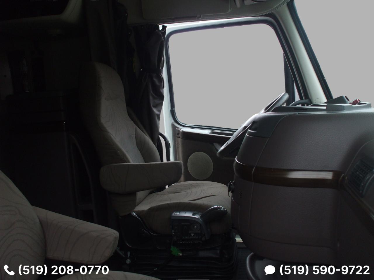 2013 Volvo VNL VNL D13 Engine,780,New Brakes,Certified - Photo #16