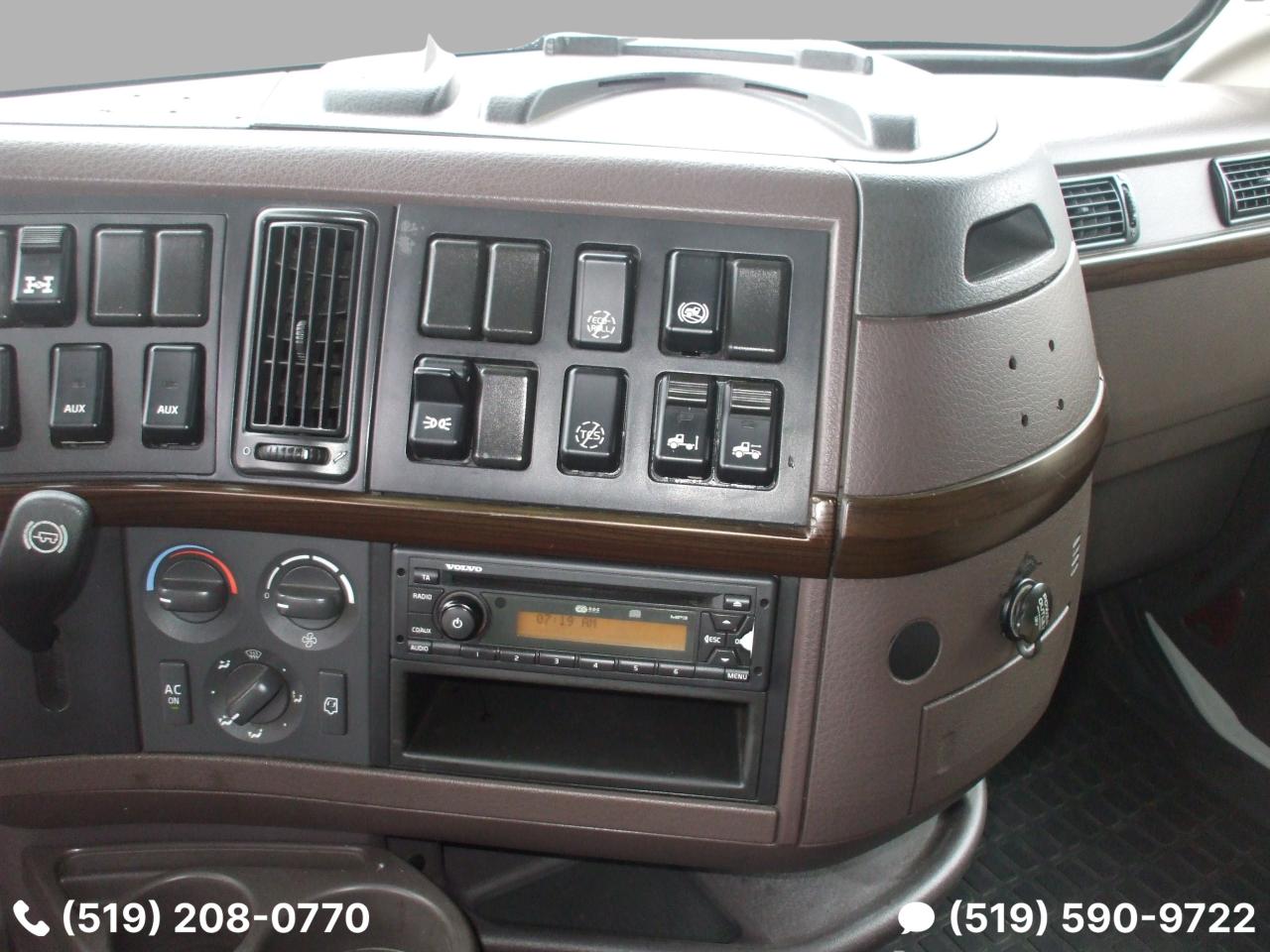 2013 Volvo VNL VNL D13 Engine,780,New Brakes,Certified - Photo #11