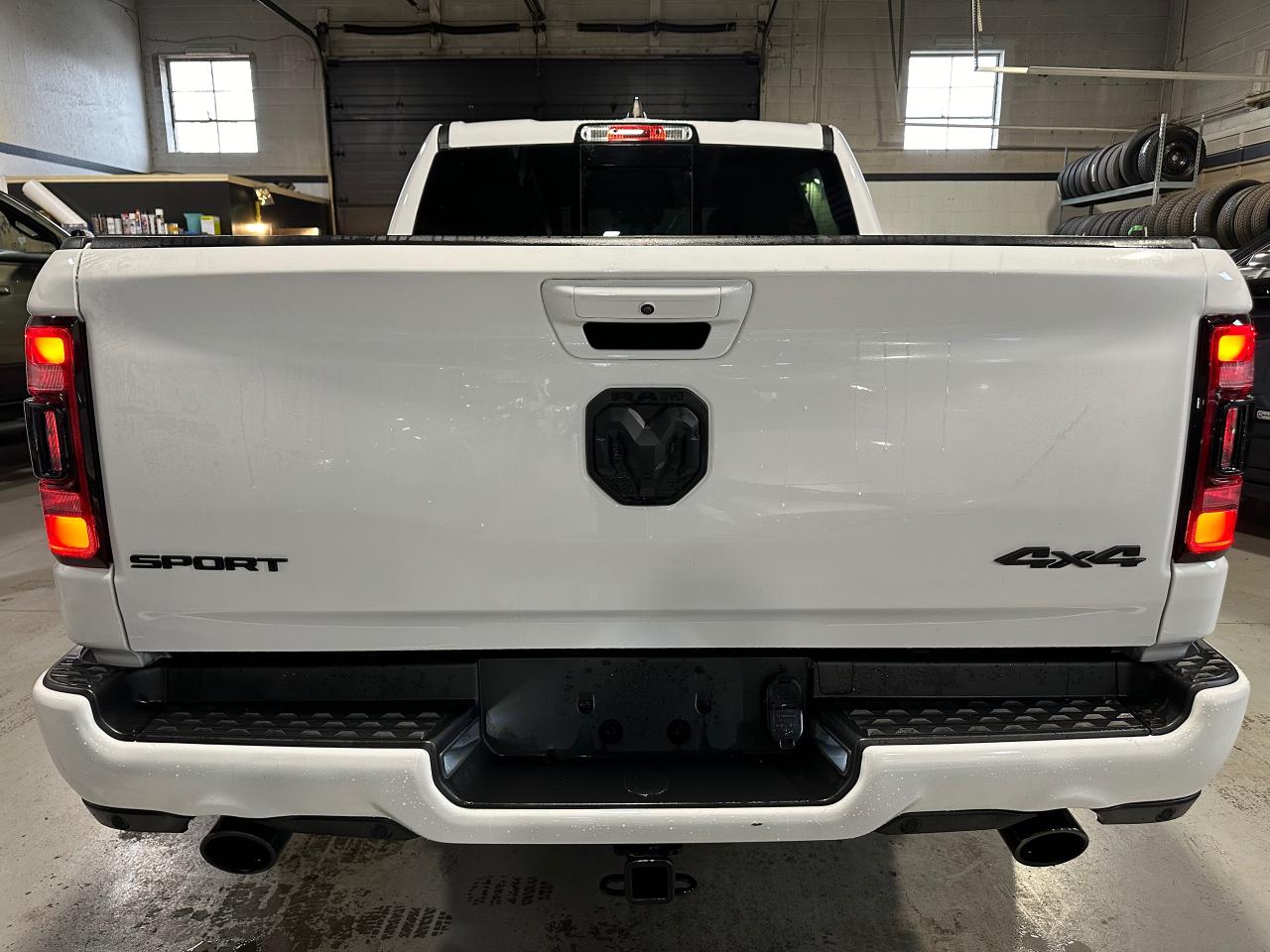 2022 RAM 1500 SPORT 4X4 CREW CAB 5'7" BOX - Photo #16