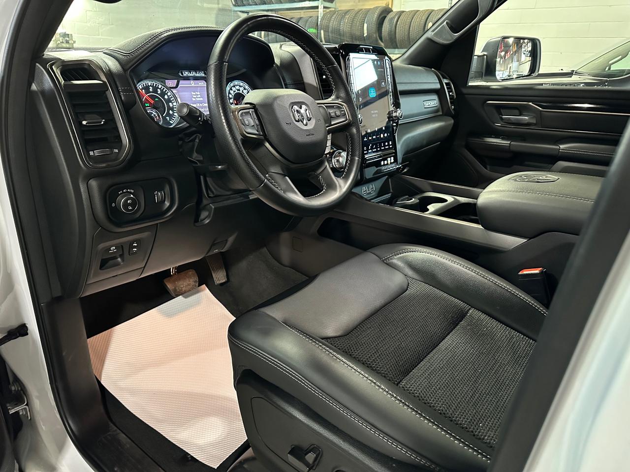 2022 RAM 1500 SPORT 4X4 CREW CAB 5'7" BOX - Photo #24