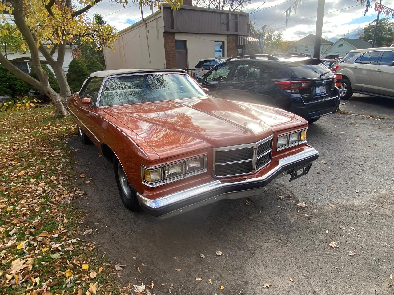 Used 1975 Pontiac Bonneville Grandville Brougham Convertible for sale in St. Catharines, ON