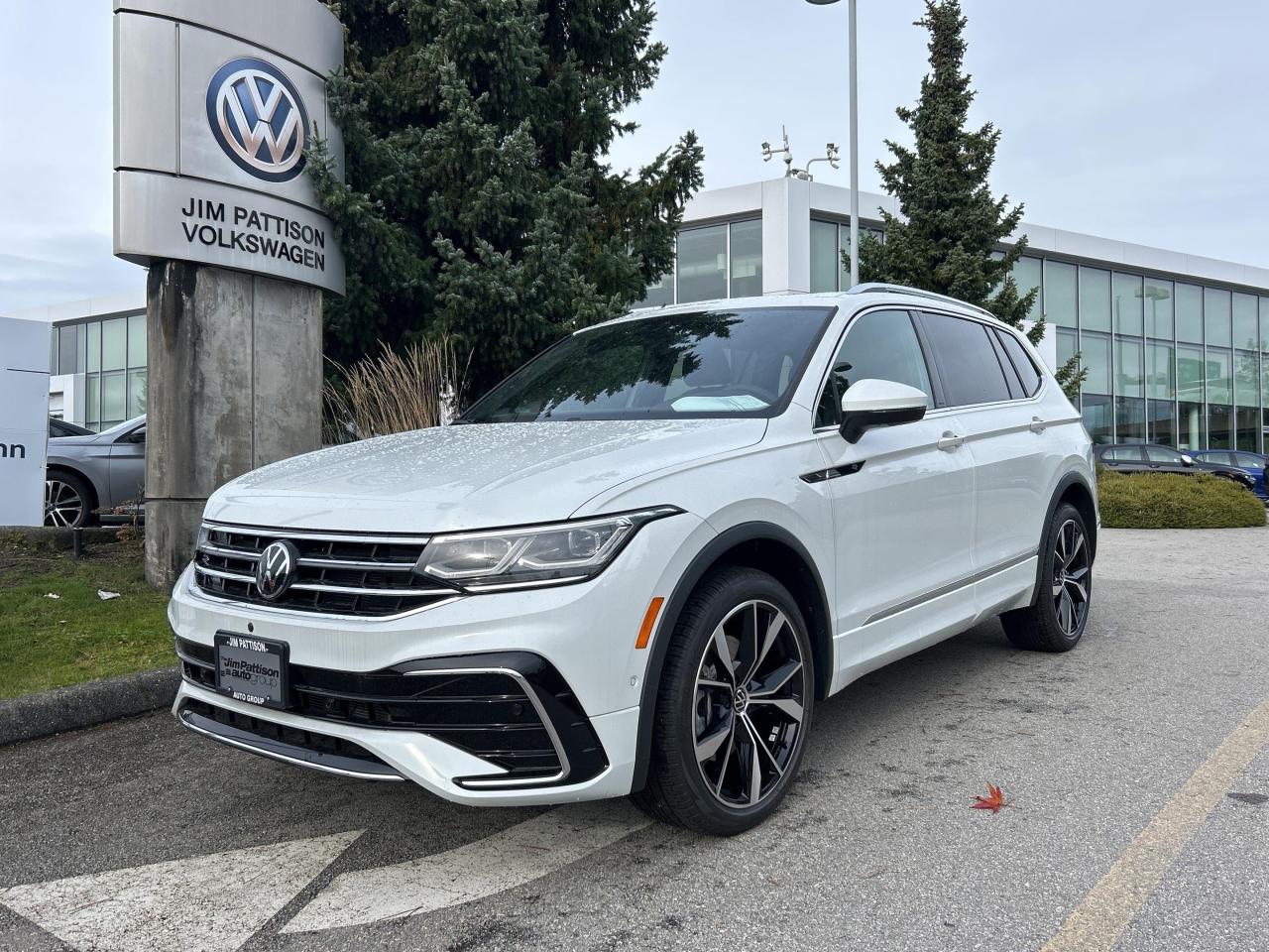 New 2024 Volkswagen Tiguan Highline R-Line 2.0T 8sp at w/Tip 4M for sale in Surrey, BC