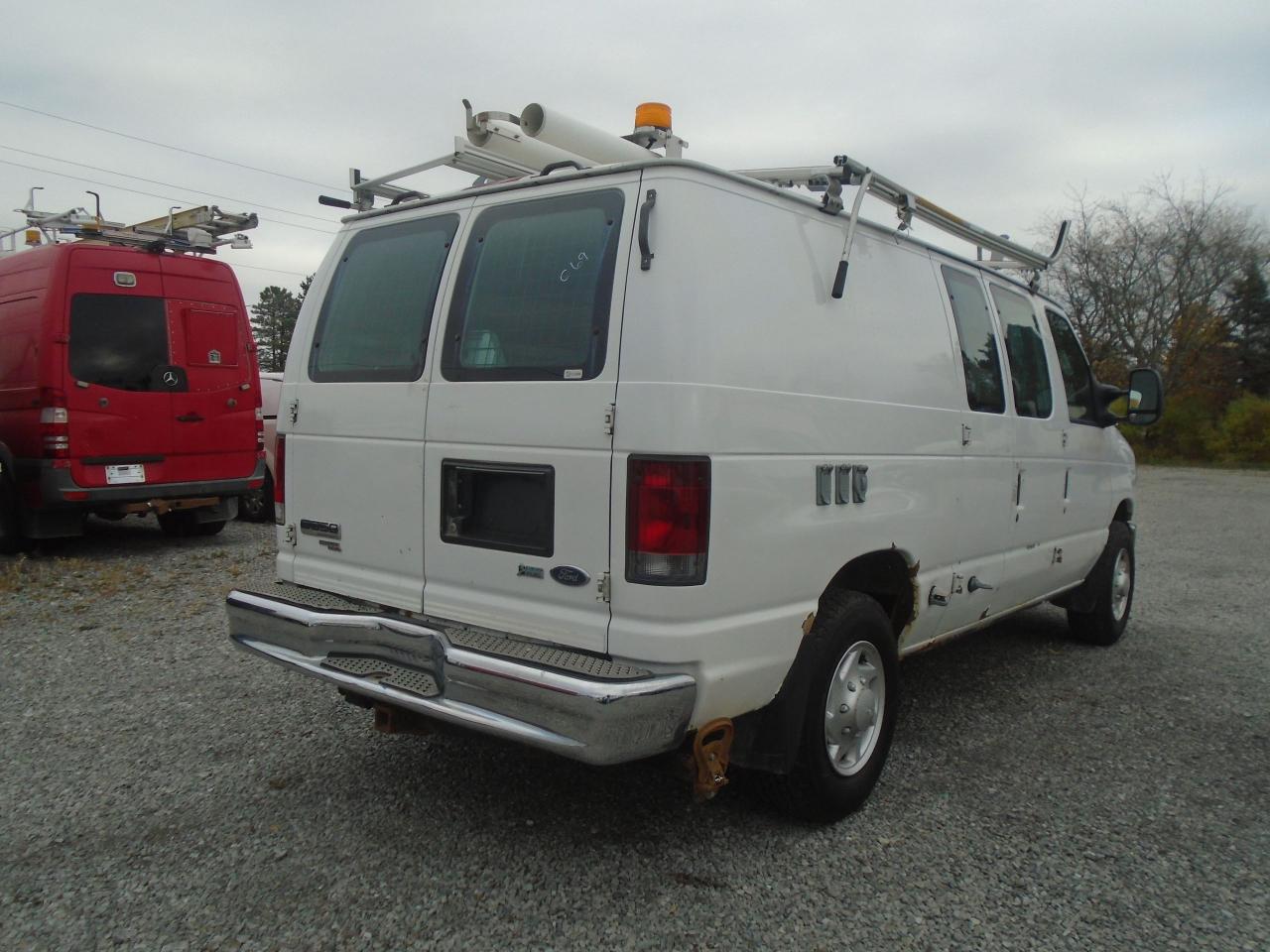 2011 Ford Econoline E-350 Super Duty Commercial - Photo #7