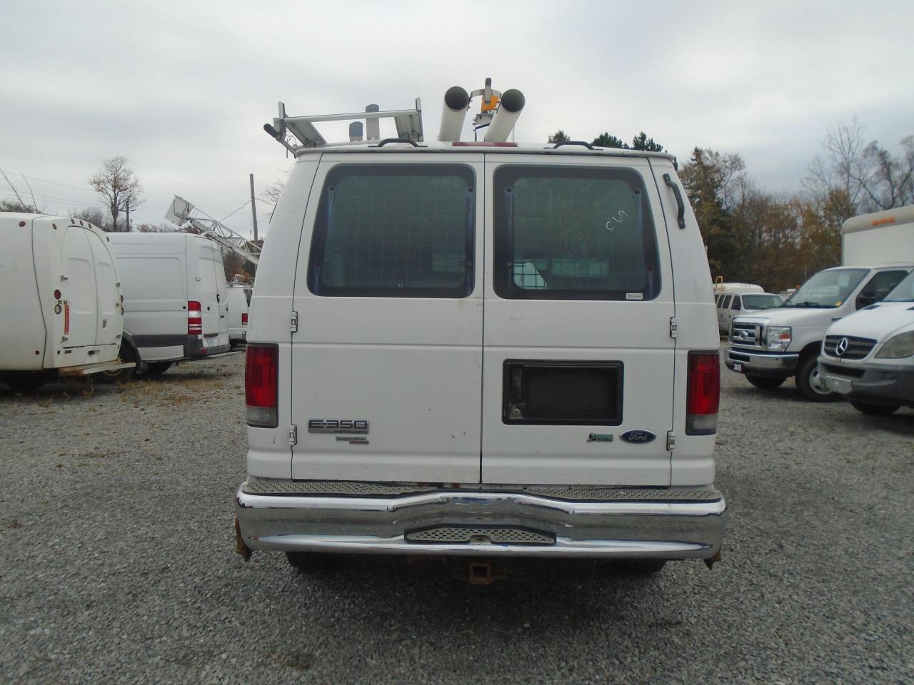 2011 Ford Econoline E-350 Super Duty Commercial - Photo #8