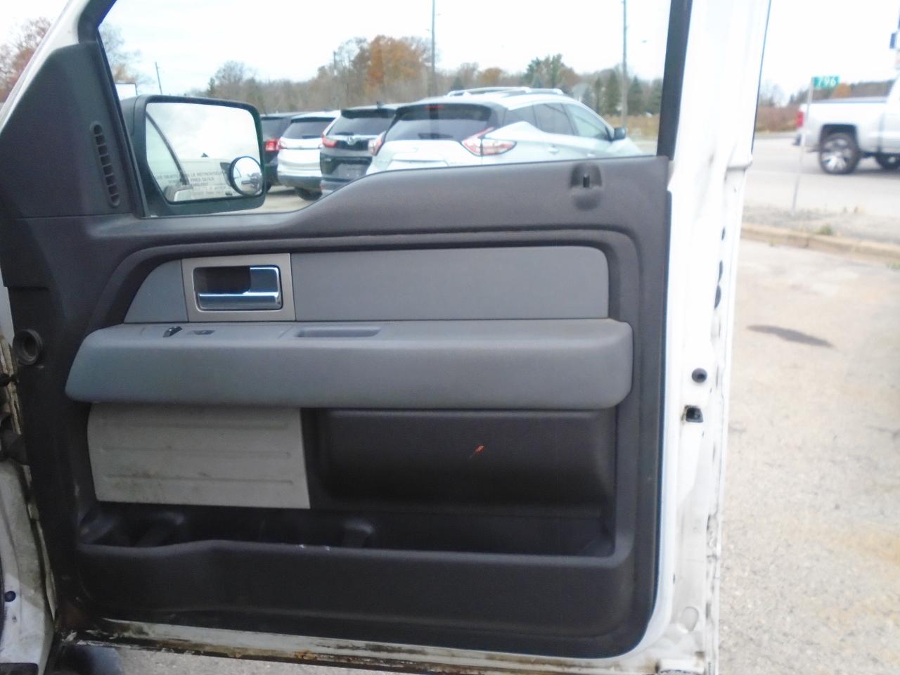 2011 Ford F-150 2WD SuperCab 145 XL EXTENDED CAB STD - Photo #5