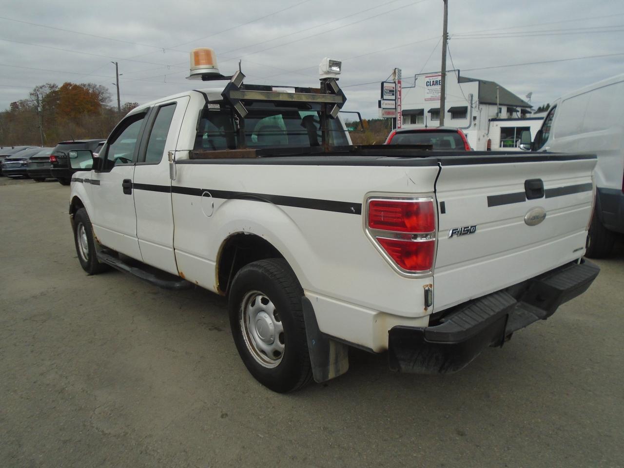 2011 Ford F-150 2WD SuperCab 145 XL EXTENDED CAB STD - Photo #4