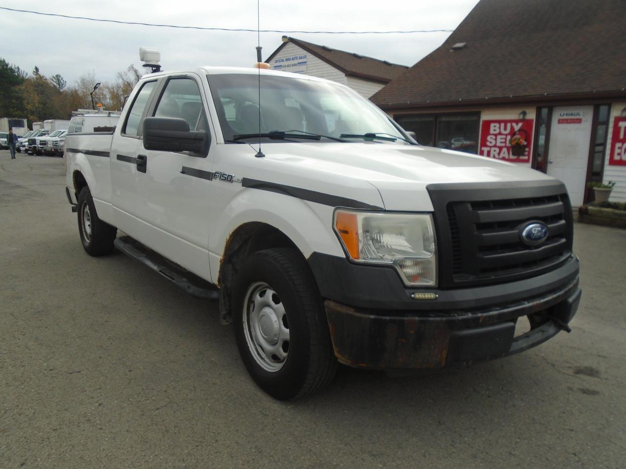2011 Ford F-150 2WD SuperCab 145 XL EXTENDED CAB STD + TOW PKG Photo2