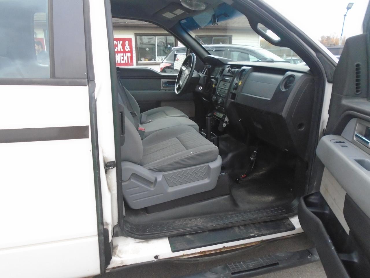 2011 Ford F-150 2WD SuperCab 145 XL EXTENDED CAB STD - Photo #9