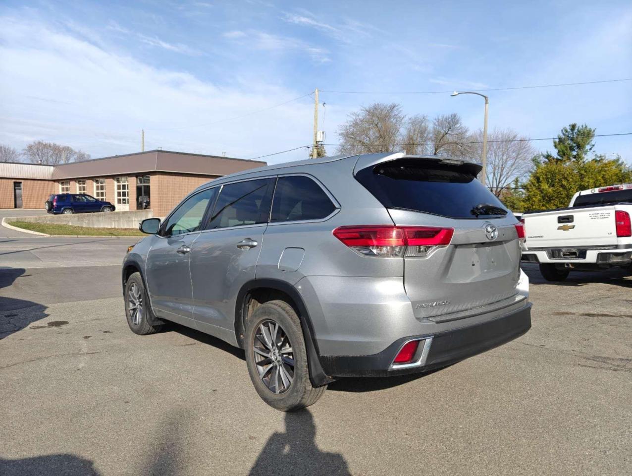 2017 Toyota Highlander XLE AWD - Photo #3