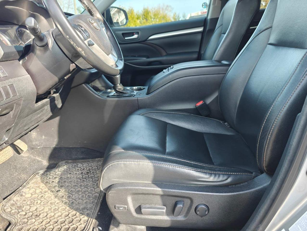 2017 Toyota Highlander XLE AWD - Photo #11