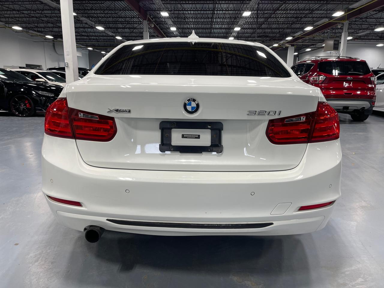 2014 BMW 3 Series 320i xDrive - Photo #4