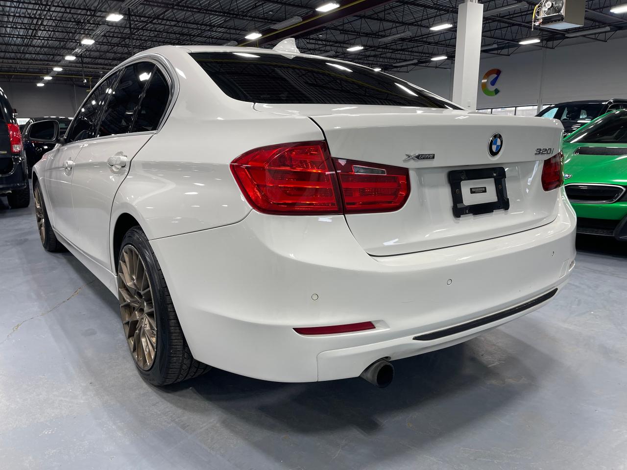 2014 BMW 3 Series 320i xDrive - Photo #3