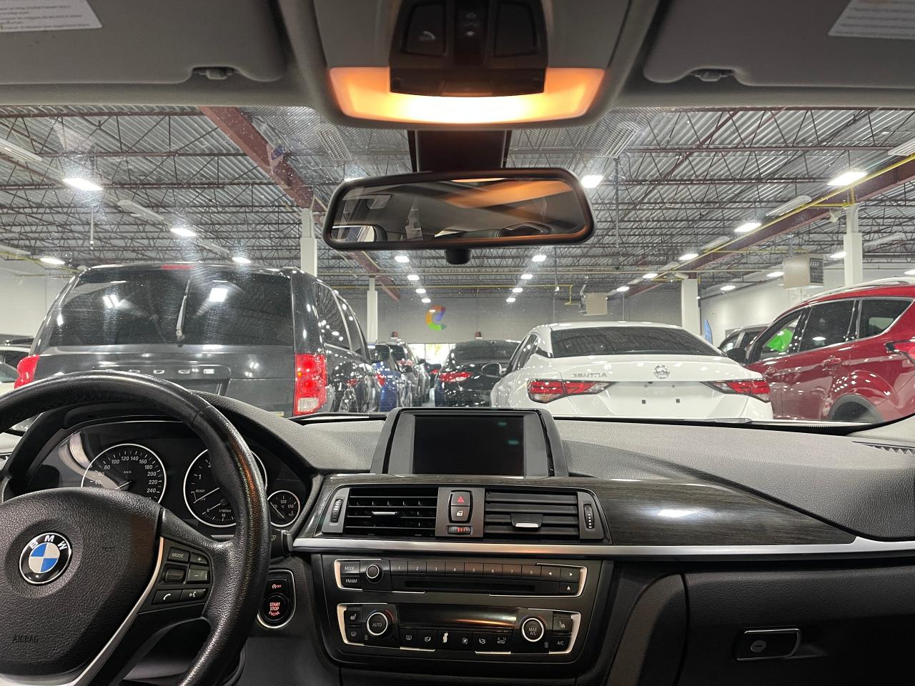 2014 BMW 3 Series 320i xDrive - Photo #14