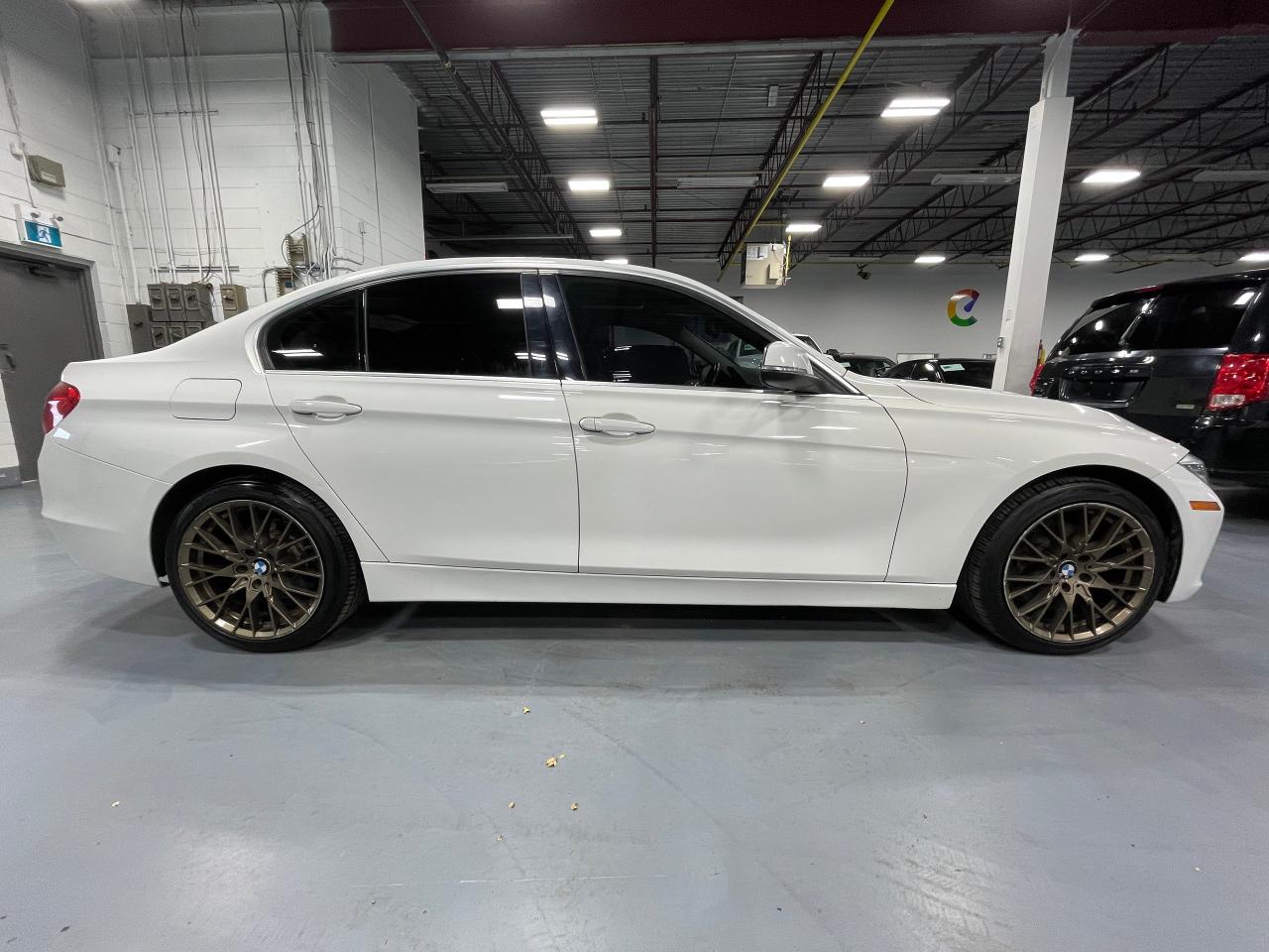 2014 BMW 3 Series 320i xDrive - Photo #6