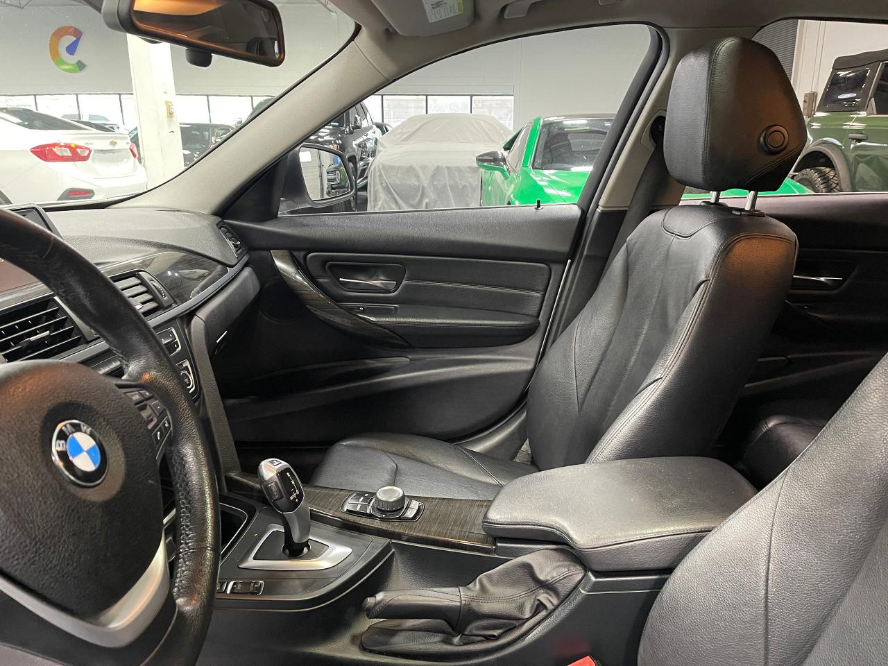 2014 BMW 3 Series 320i xDrive - Photo #13