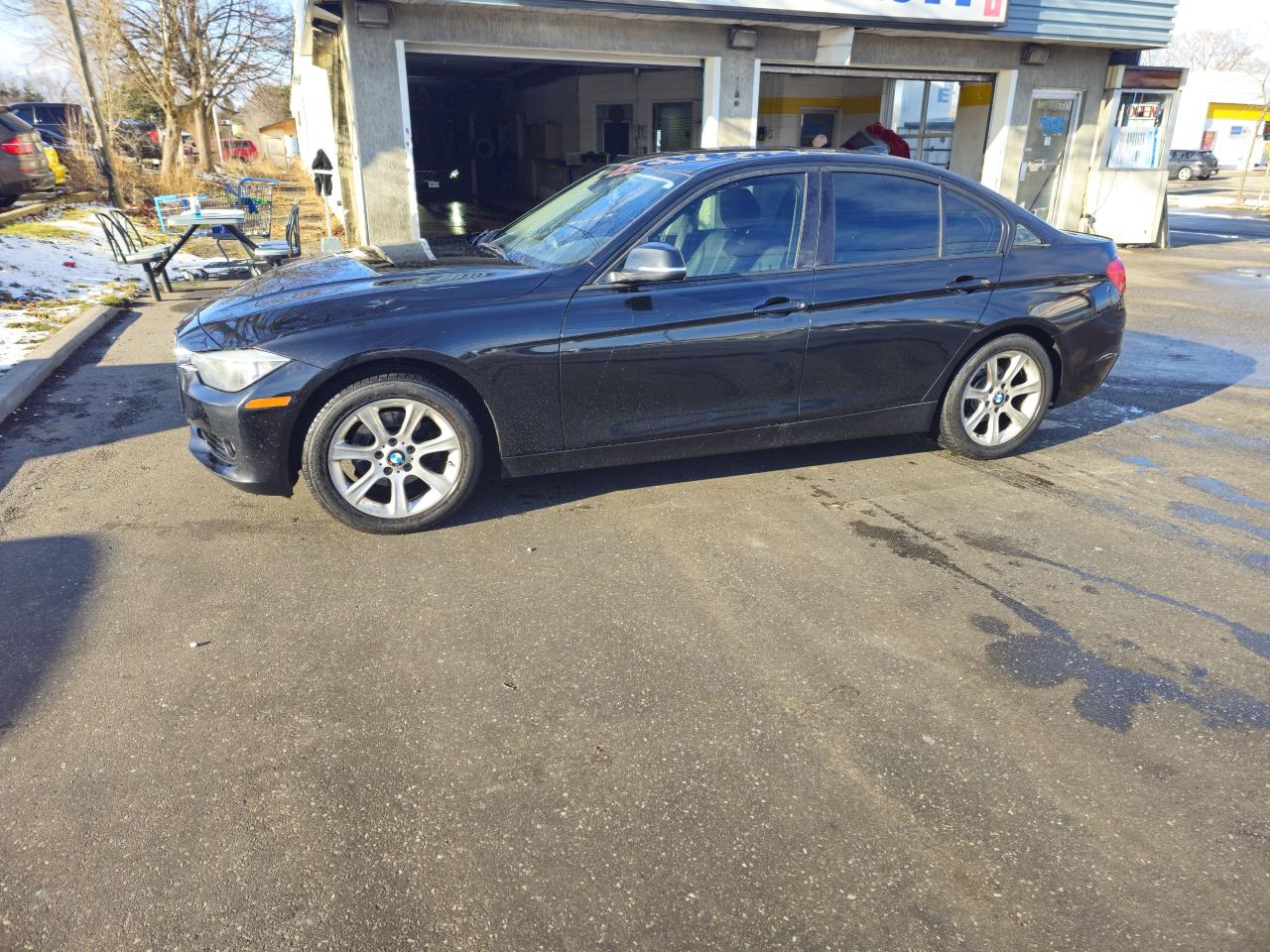 2013 BMW 3 Series 328i xDrive - Photo #2