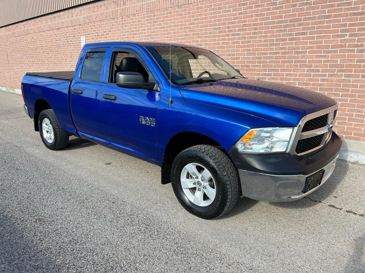 2016 RAM 1500 4WD QUAD CAB 140.5" ST - Photo #2