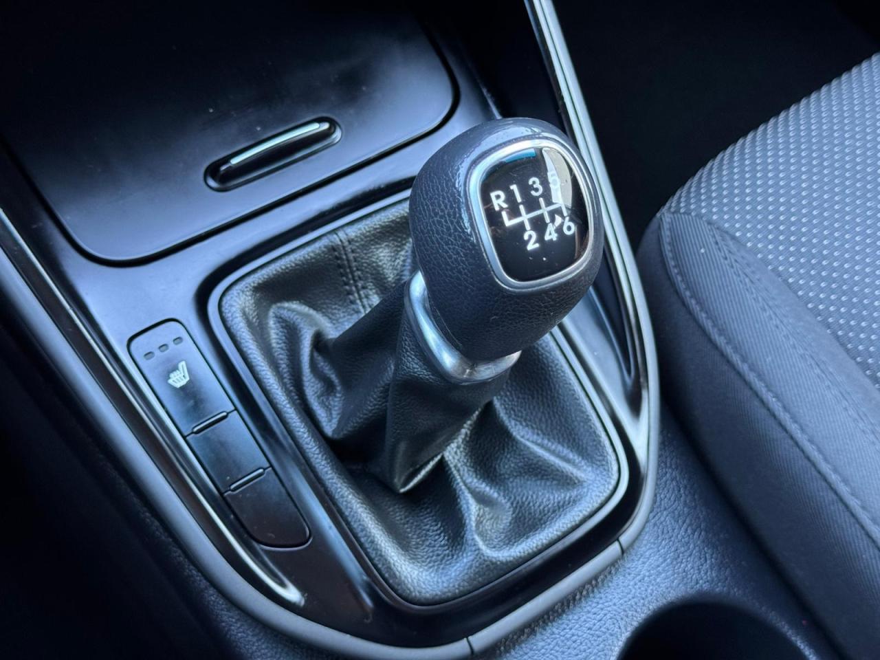 2014 Kia Rondo 6 SPEED | SERVICE RECORDS | HTD SEATS | BLUETOOTH Photo14