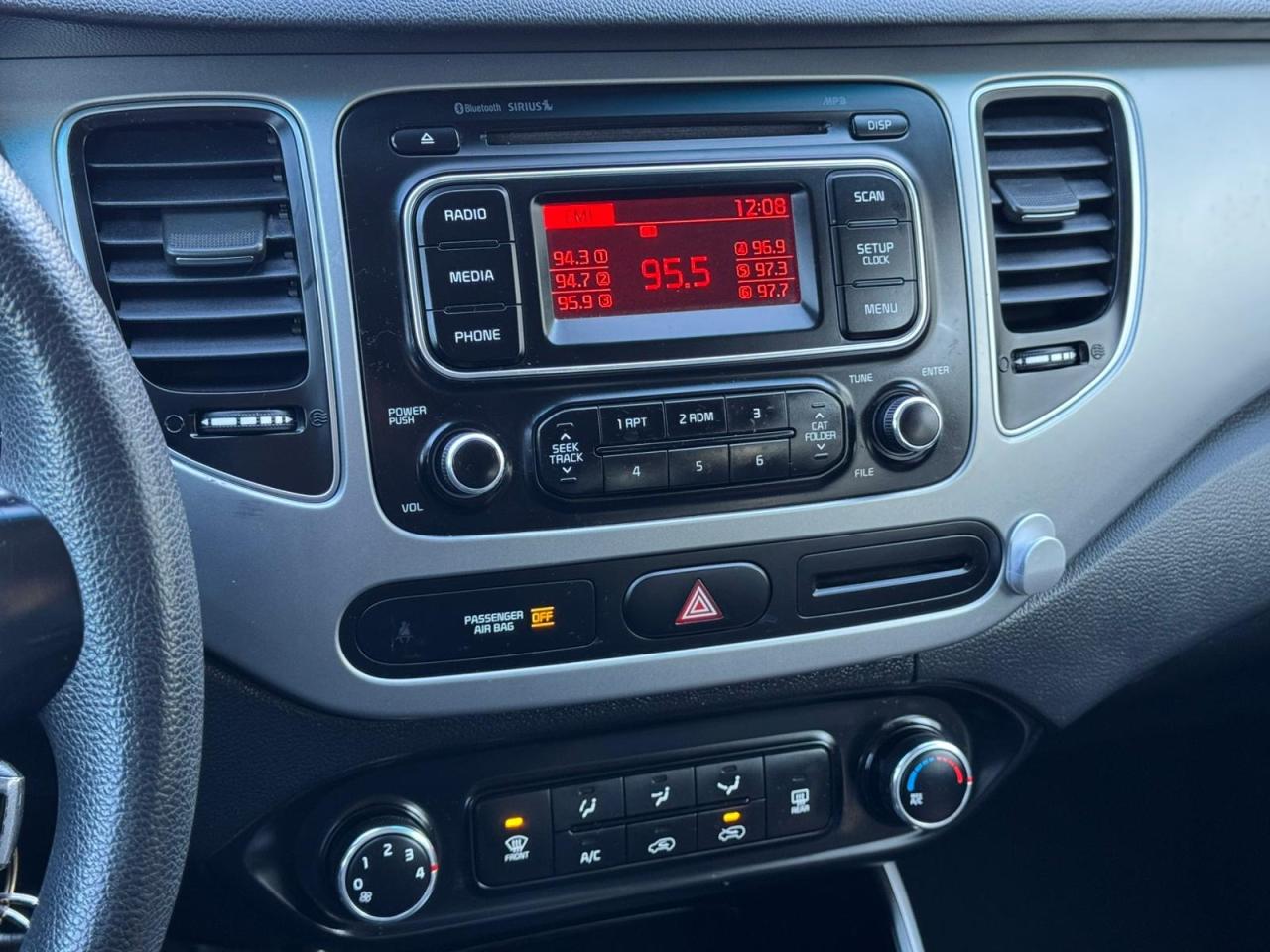 2014 Kia Rondo 6 SPEED | SERVICE RECORDS | HTD SEATS | BLUETOOTH Photo13